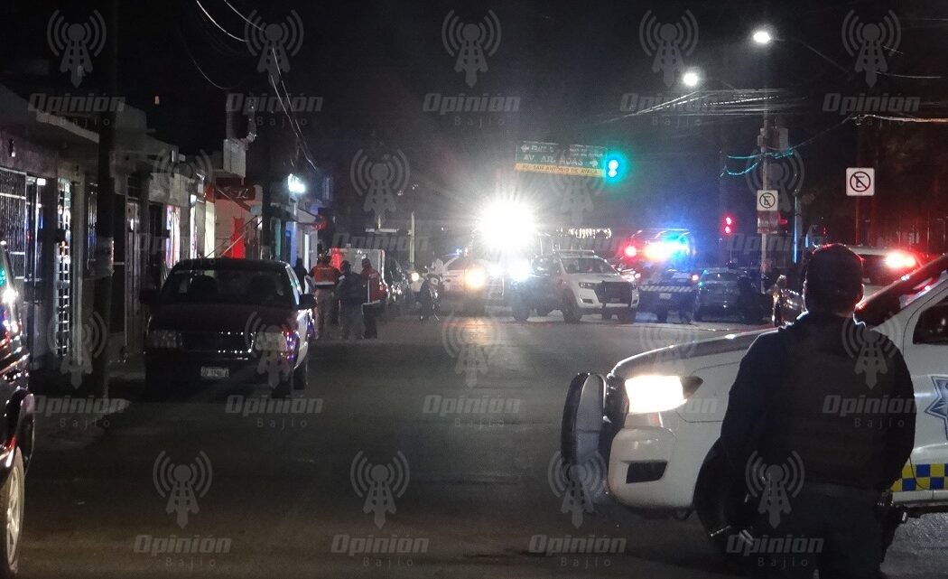 Explota tanque de gas en casa de Los Cobos: hay dos bomberos heridos