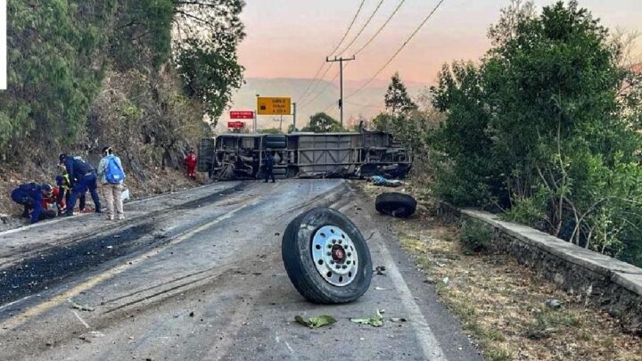 Camionazo con peregrinos de GTO: al menos 18 muertos y 30 heridos