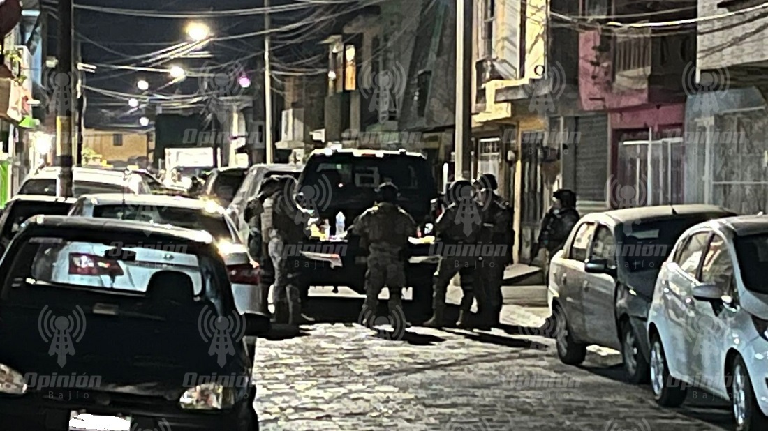 Noche violenta: cateos policiacos- militares y ataques armados contra autos
