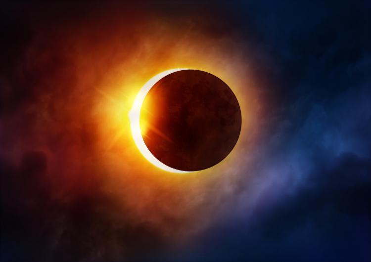 Observación indirecta, alternativa segura para observar eclipse: astrónomo UG