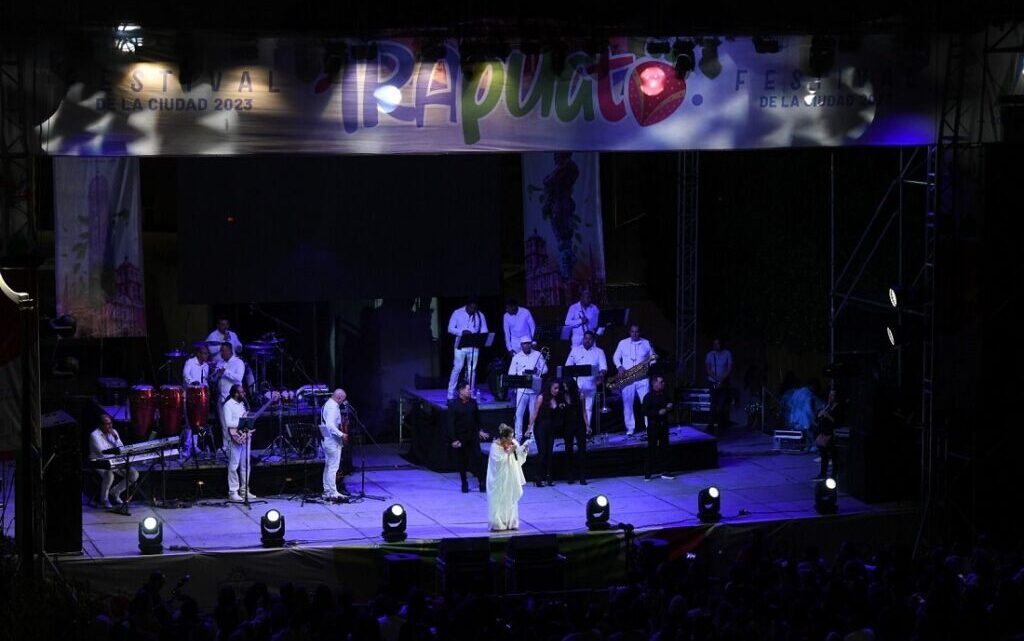 Ritmo de Margarita, «Diosa de la Cumbia», resonó en centro Histórico de Irapuato