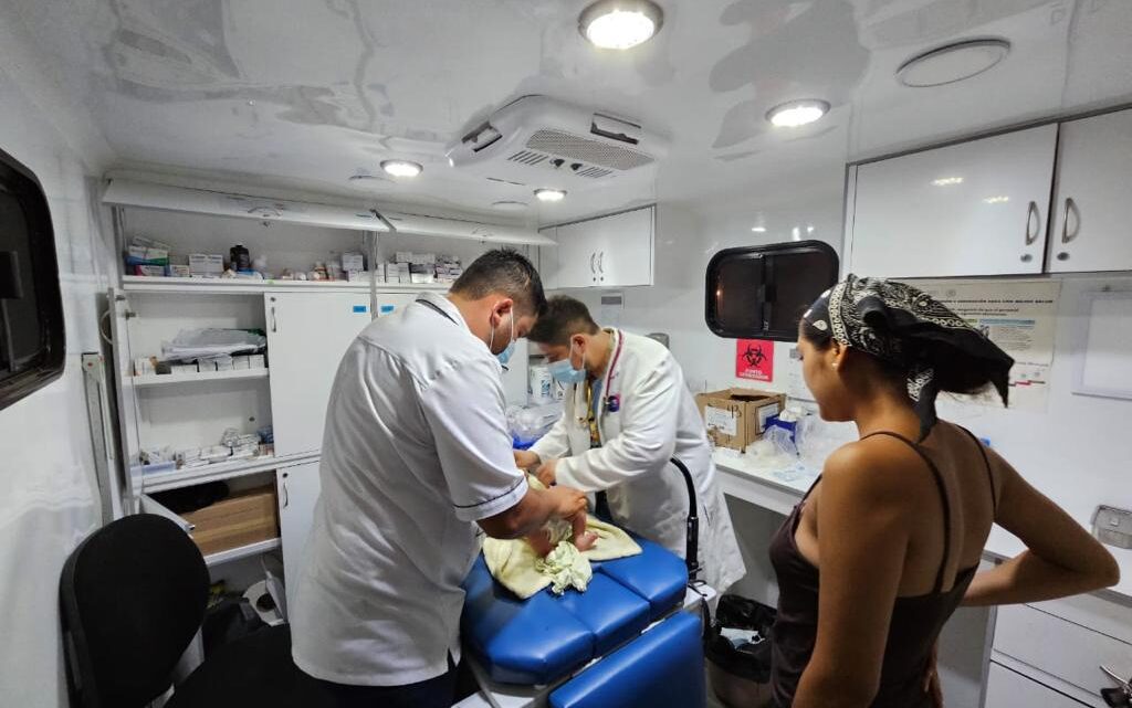 Cumple una semana en Acapulco  brigada médica de la SSG que apoya tras Huracán Otis